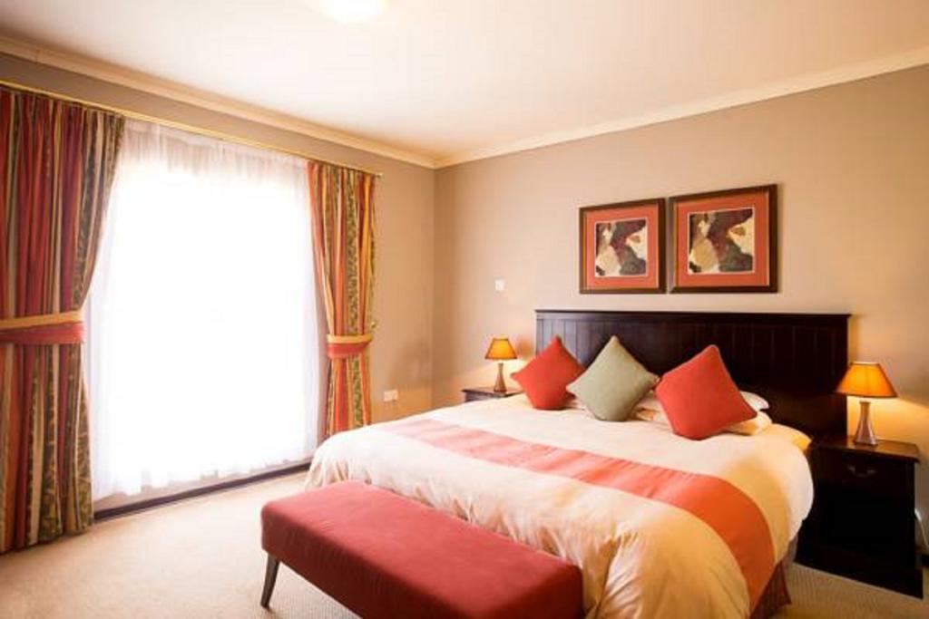 Phakalane Golf Estate Hotel Resort Габороне Номер фото